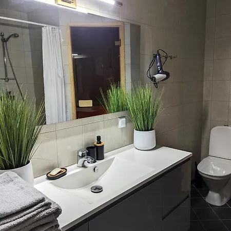 With Sauna * פארנו